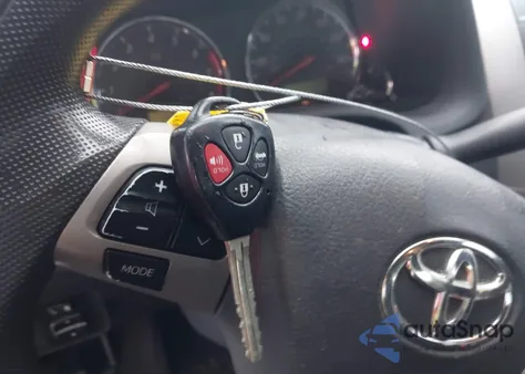 2011 Toyota Corolla S z USA, uszkodzony, nr VIN 2T1BU4EE3BC728039